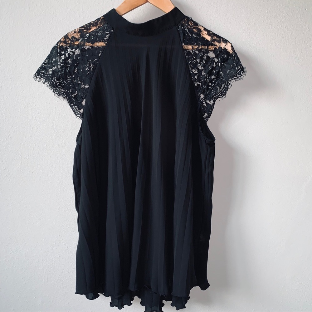 Banana Republic Elegant and Delicate Blouse